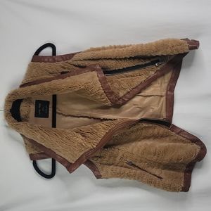 Love Tree brown vest sz Small
